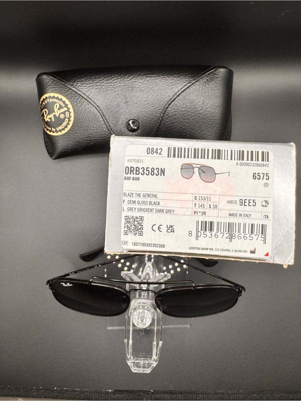 Ray-Ban Aviator Sunglasses - Black Gradient Lenses with Silver Frame - Picture 8 of 10